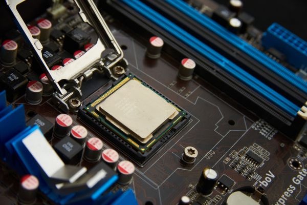 반도체 기판 클로즈업, HBM 슈퍼사이클을 상징하는 이미지